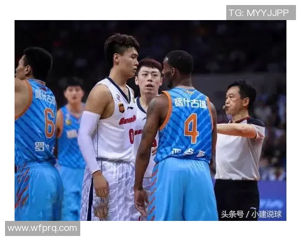 赵睿持球推进展现个人风采助力球队攻防转换的精彩瞬间