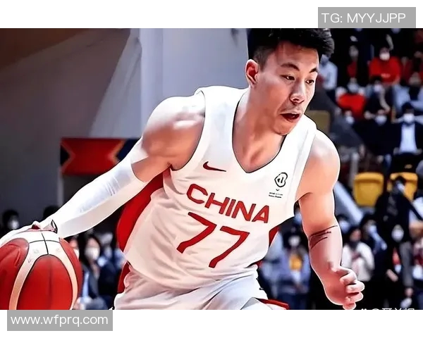 张镇麟扣篮瞬间引爆全场激情展现篮球天赋与力量的完美结合