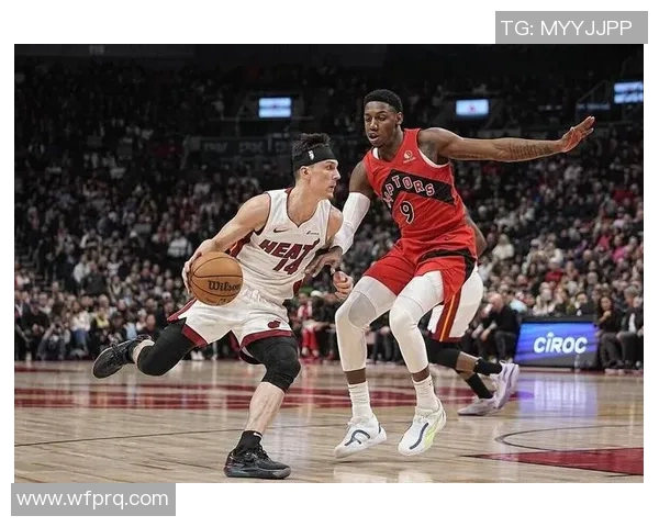 猛龙队新赛季首场比赛告捷,球迷欢呼不止 猛龙队新赛季首场比赛告捷,球迷欢呼不止